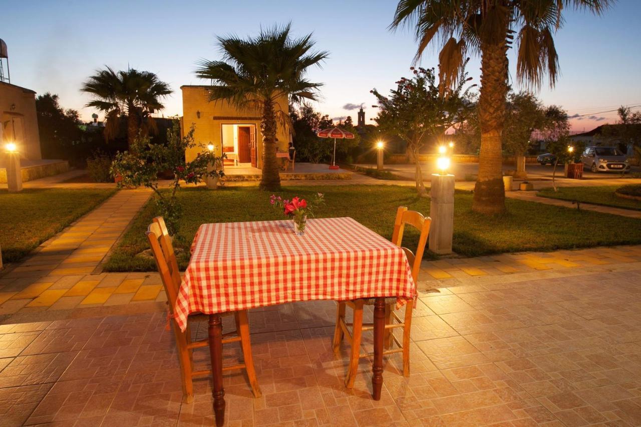 Glaro Garden Hotel Agia Trias Bagian luar foto