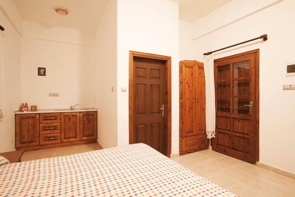 Glaro Garden Hotel Agia Trias Bagian luar foto